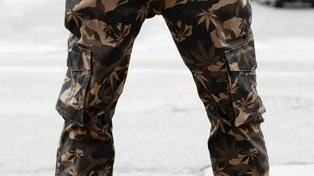 Women's camo cargo pants outfit