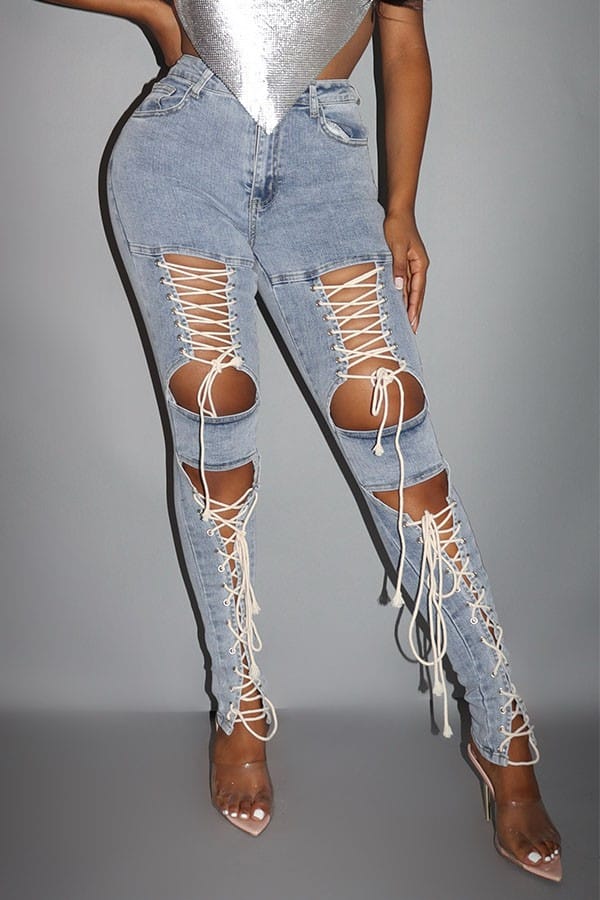 Women's Distressed Ripped Light Wash Skinny Jeans