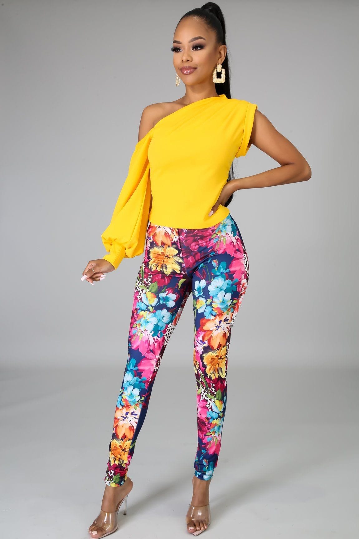 Women's One Shoulder Bubble Sleeve Top – model view