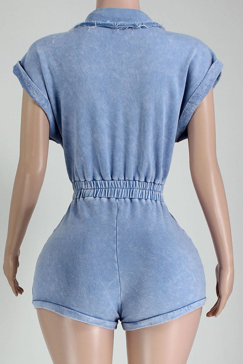 Cinched waist detail