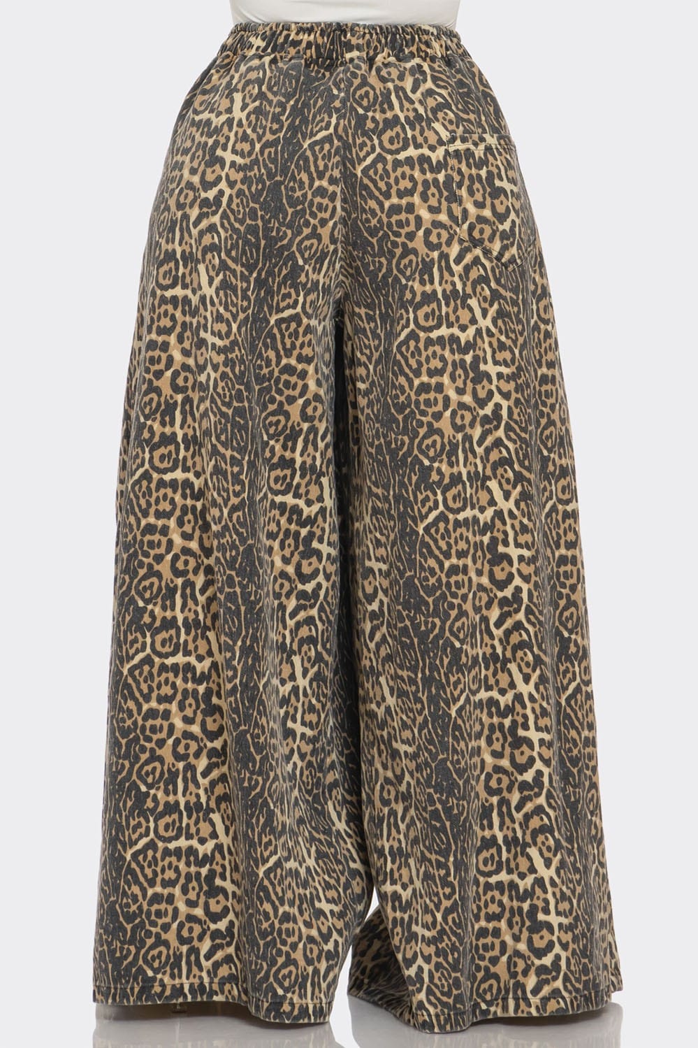 Leopard print detail