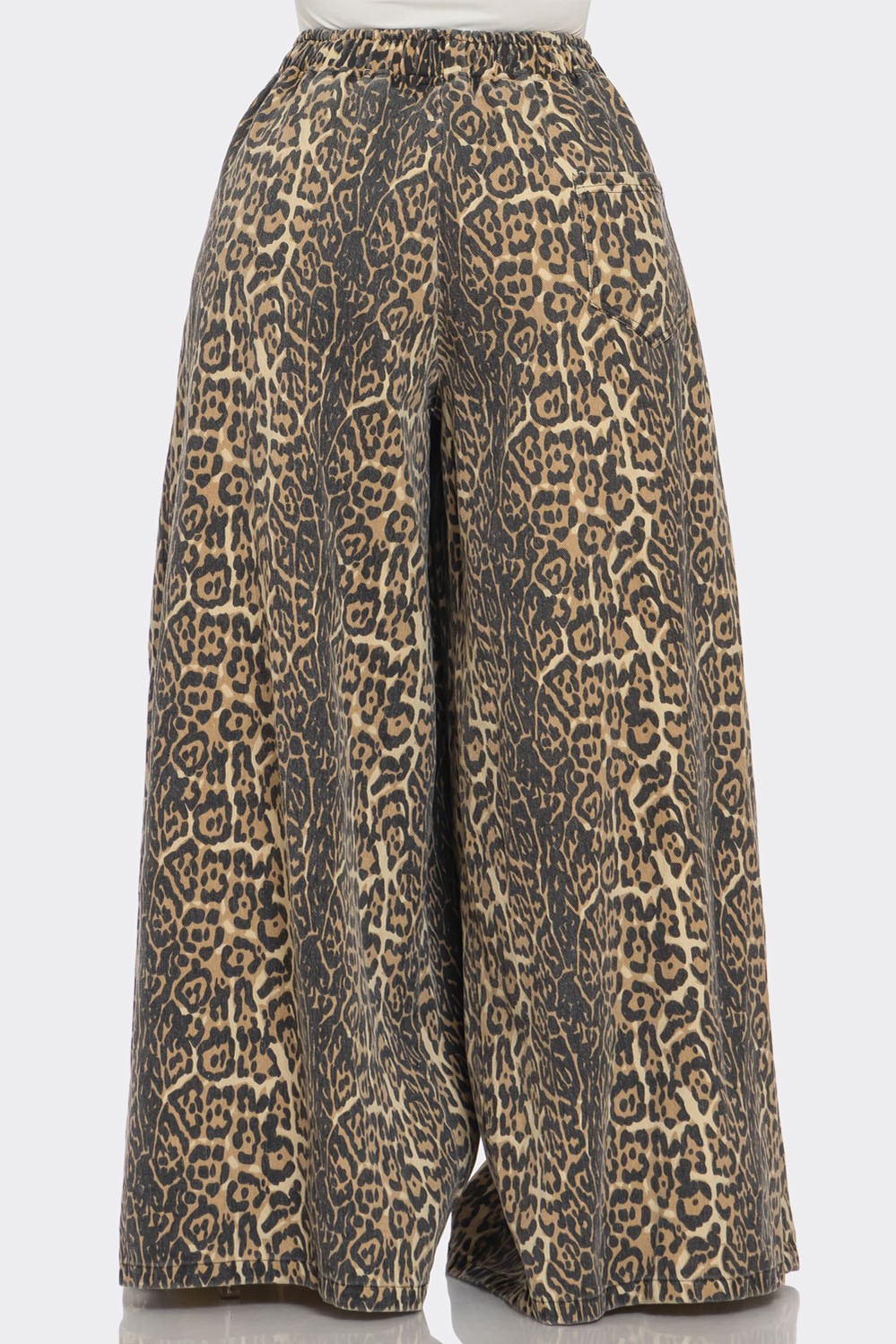 Leopard print detail