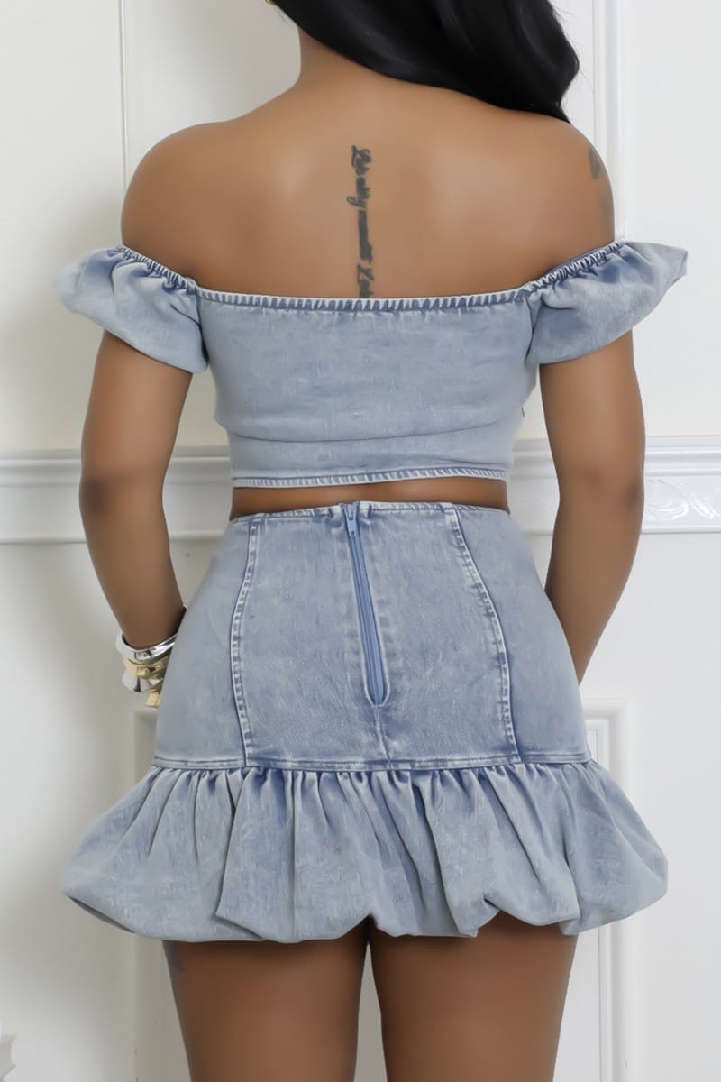 Denim skirt set side view