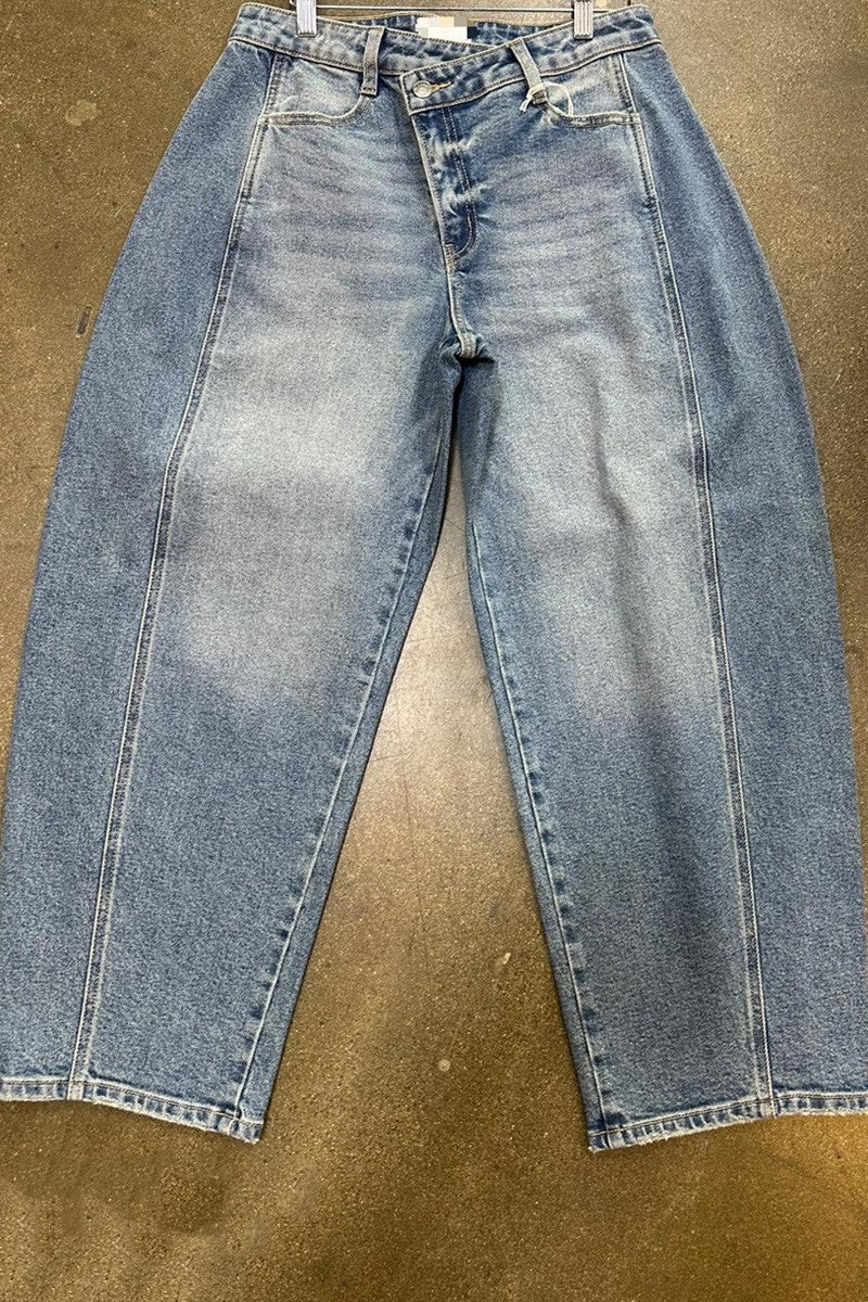 Barrel leg jeans front