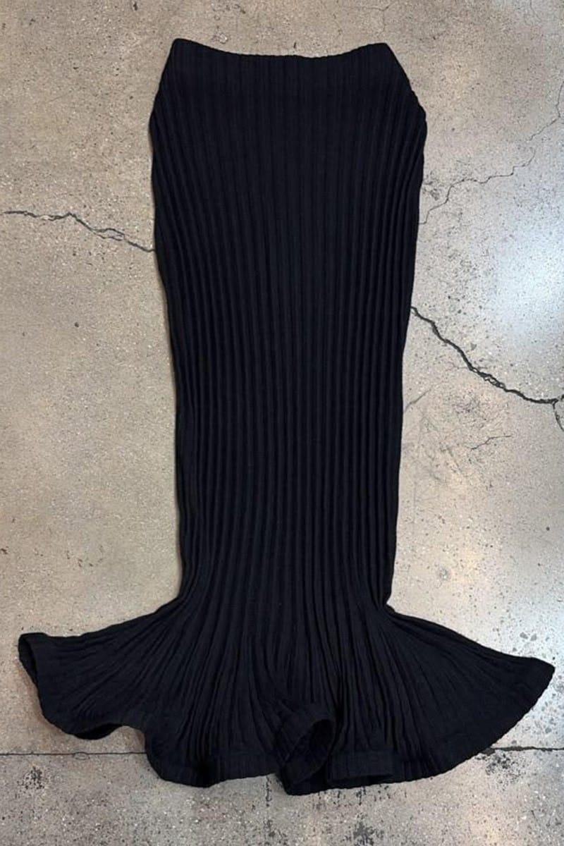 Black ribbed midi skirt ruffle hem
