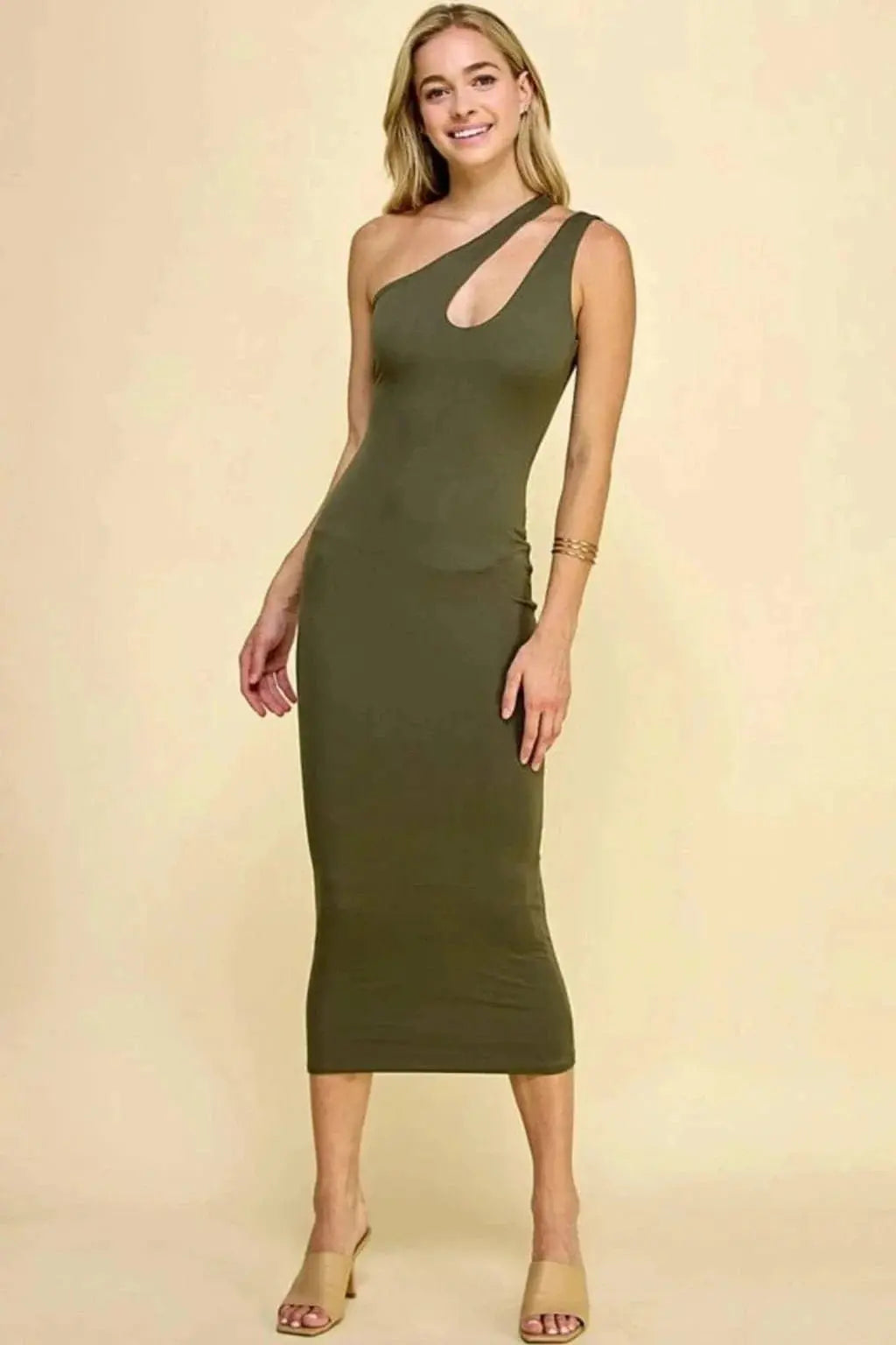 Pleated maxi dress detail - Epicplacess