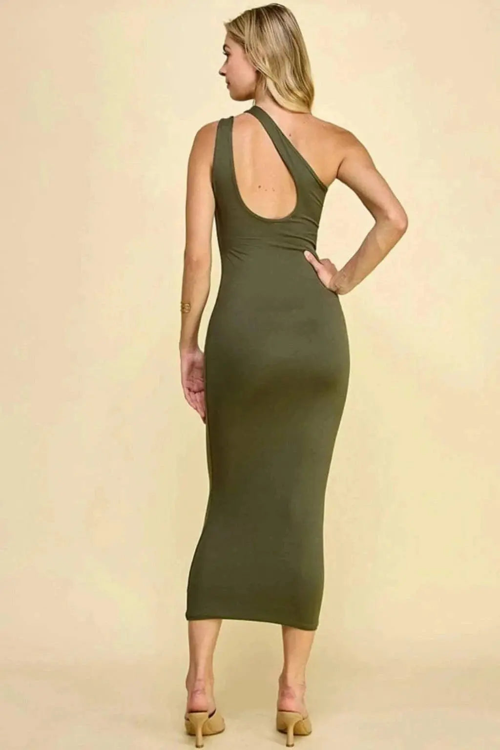Halter maxi dress side detail - Epicplacess