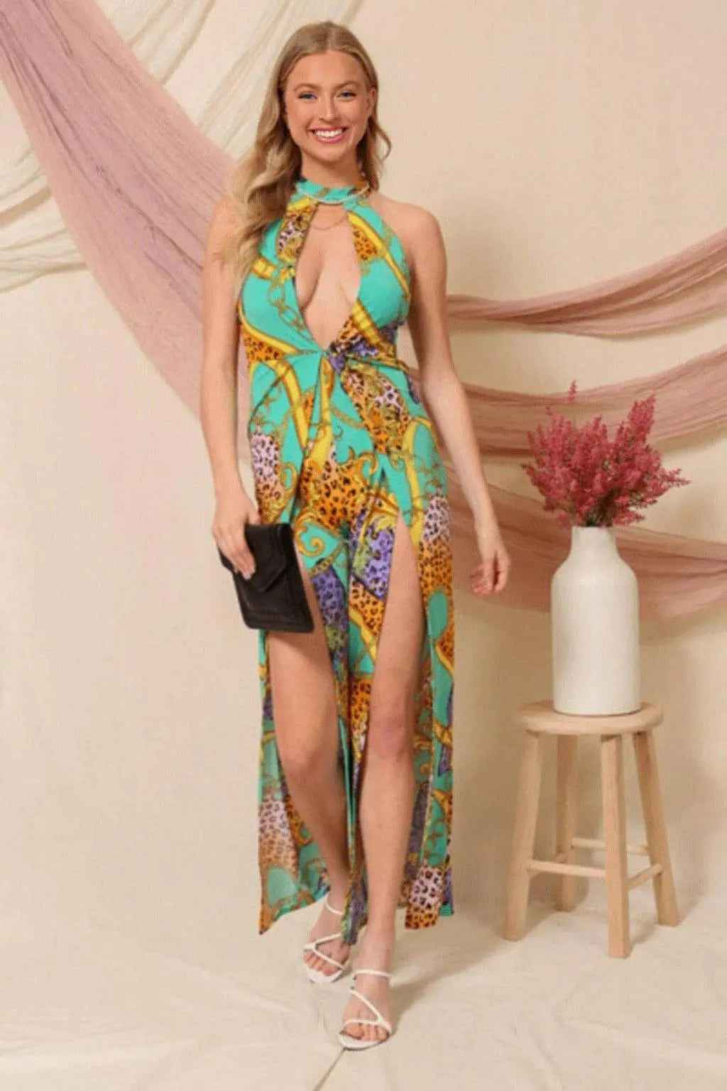 Split front jumpsuit detail - Epicplacess