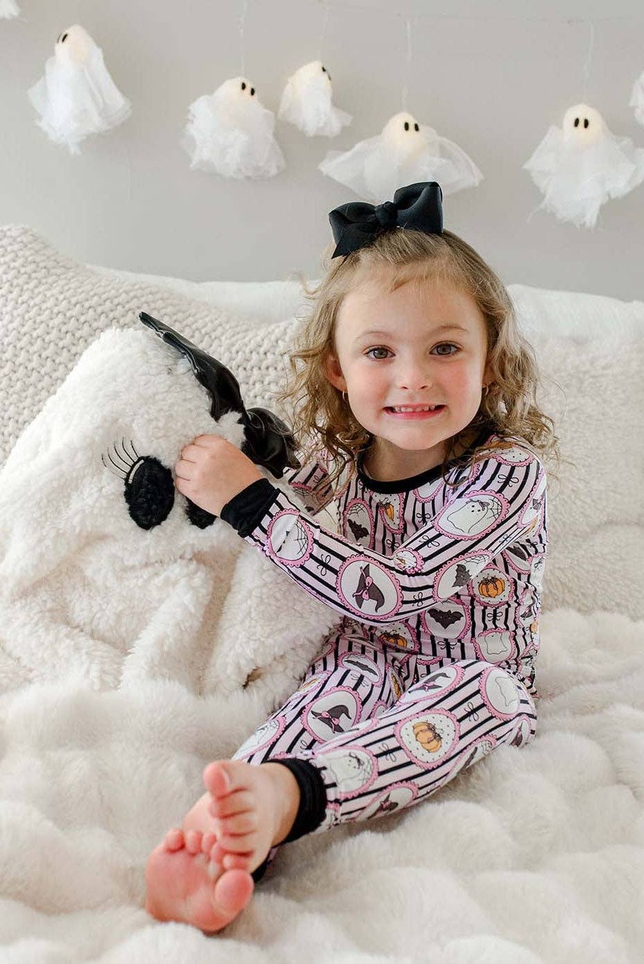 Girls' pink stripe glow-in-the-dark ghost print bamboo Halloween pajama set – view 4