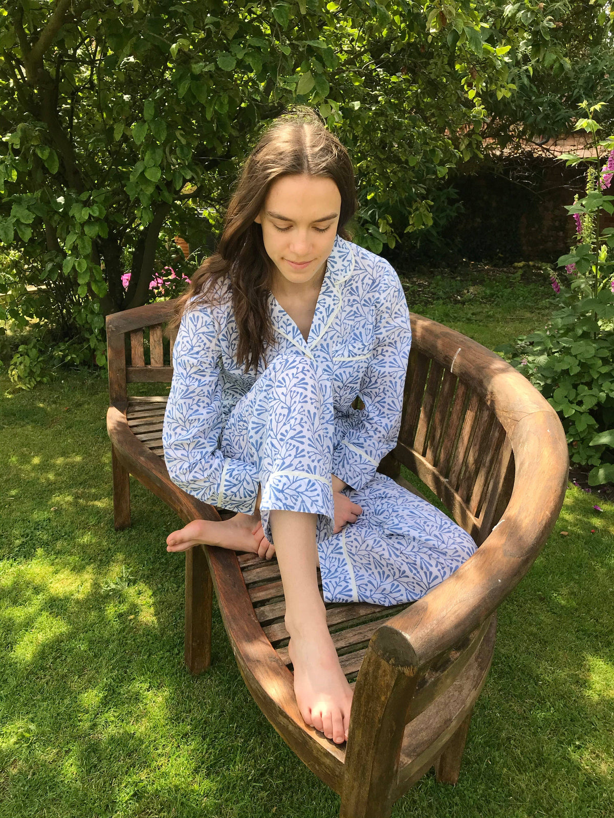 Women's blue bud floral print cotton pajama set