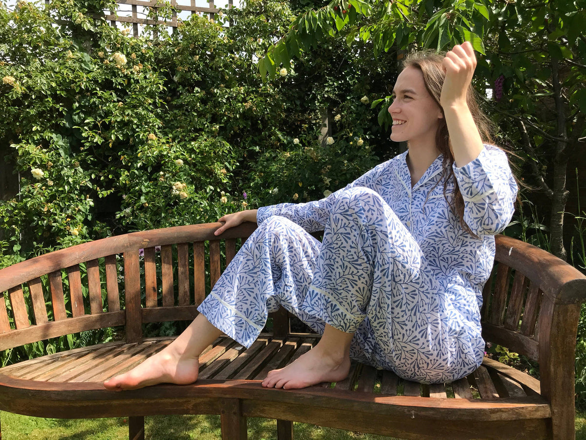 Women's blue bud floral print cotton pajama set – view 4
