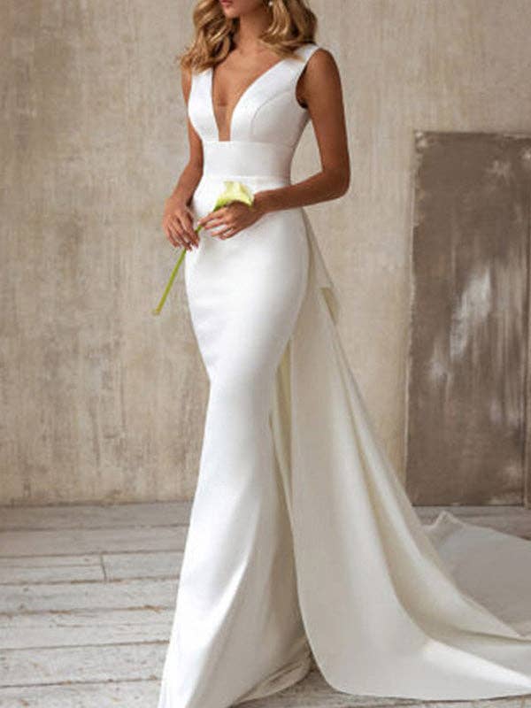 Women's white pleated bandeau V-neck mermaid maxi evening dress