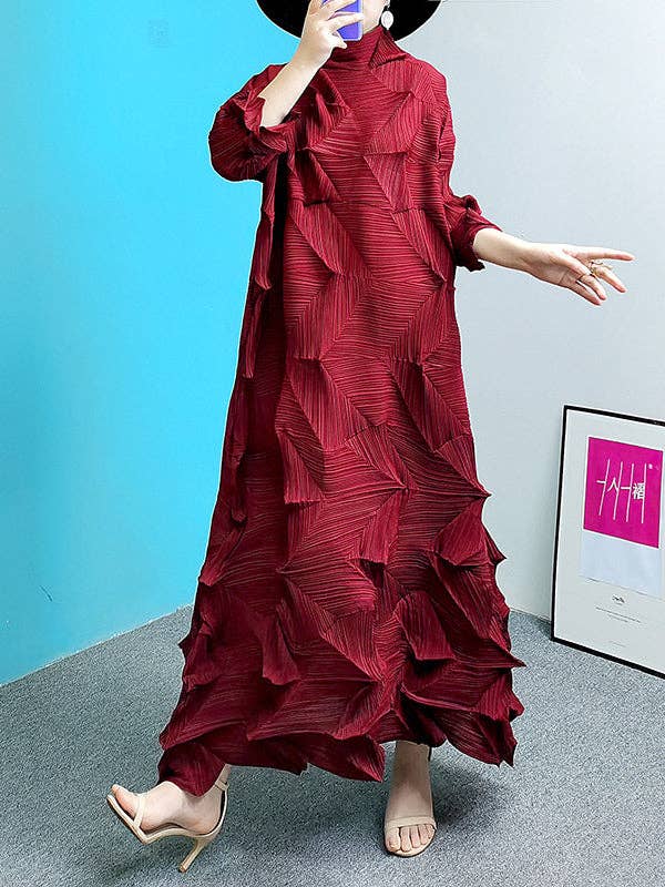 Women's white pleated stand collar long sleeve flowy maxi dress – detail view