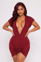 Women's burgundy plunge short sleeve ruched bodycon mini dress
