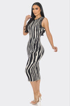 Women's Cozy Print Knit Fitted Midi Dress – detail view