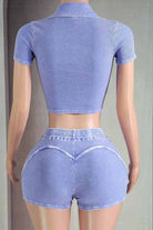 Collared crop top detail