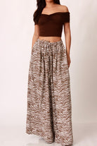 Baggy pants print detail