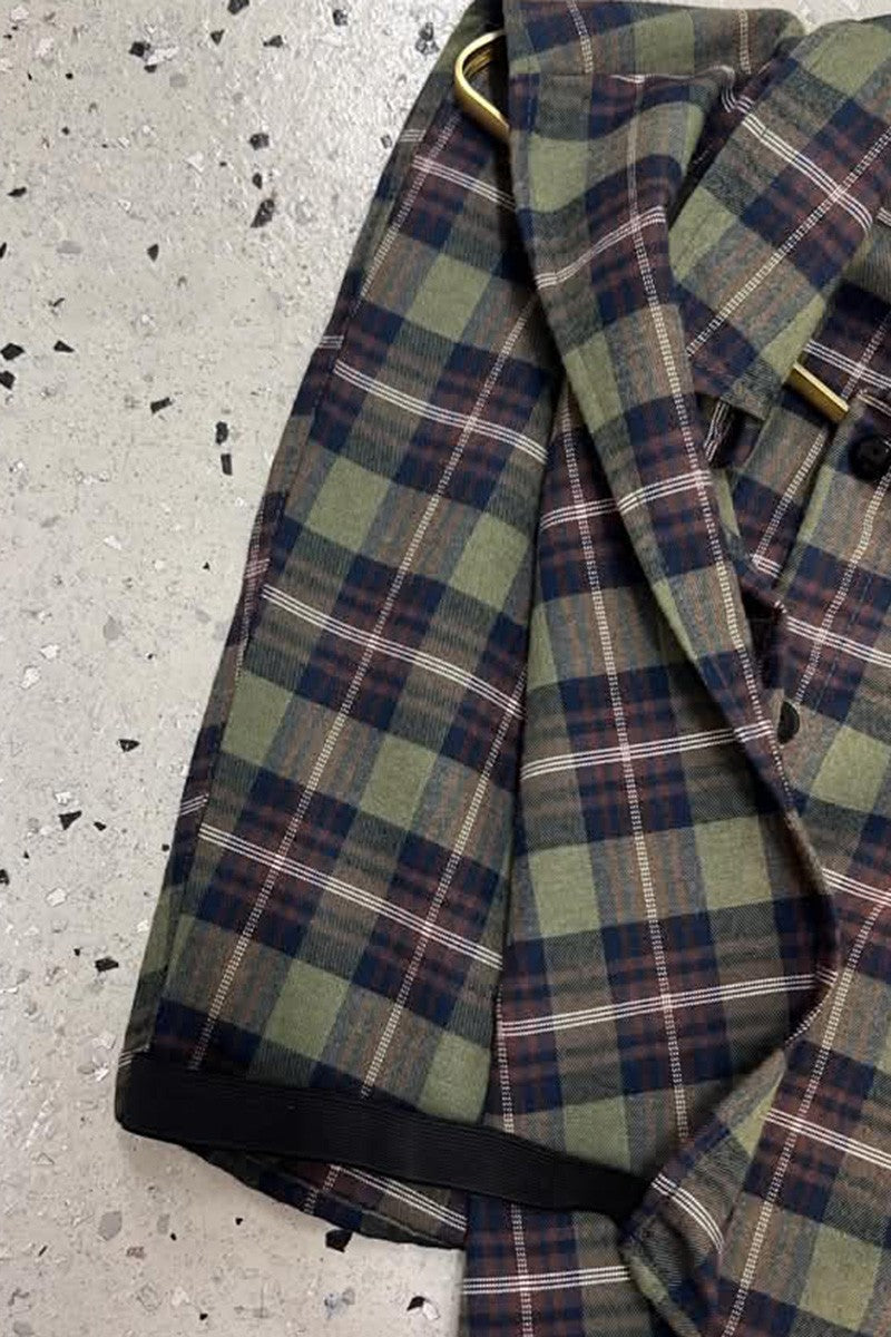 Plaid sleeveless crop shirt fabric detail
