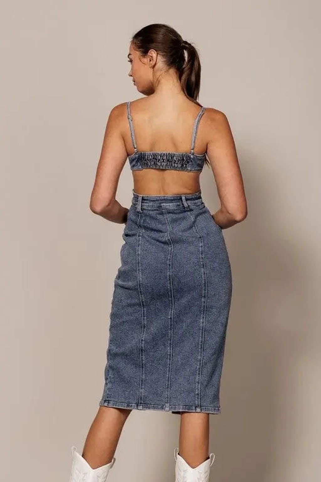Open-back midi dress final view - Epicplacess