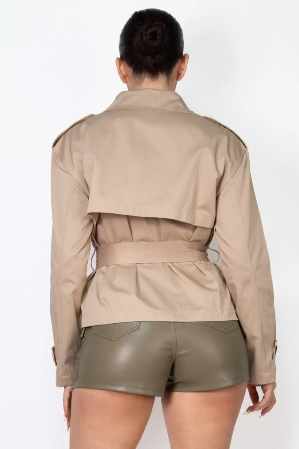 Vegan leather coat detail - Epicplacess