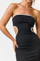 Black maxi dress front view - Epicplacess