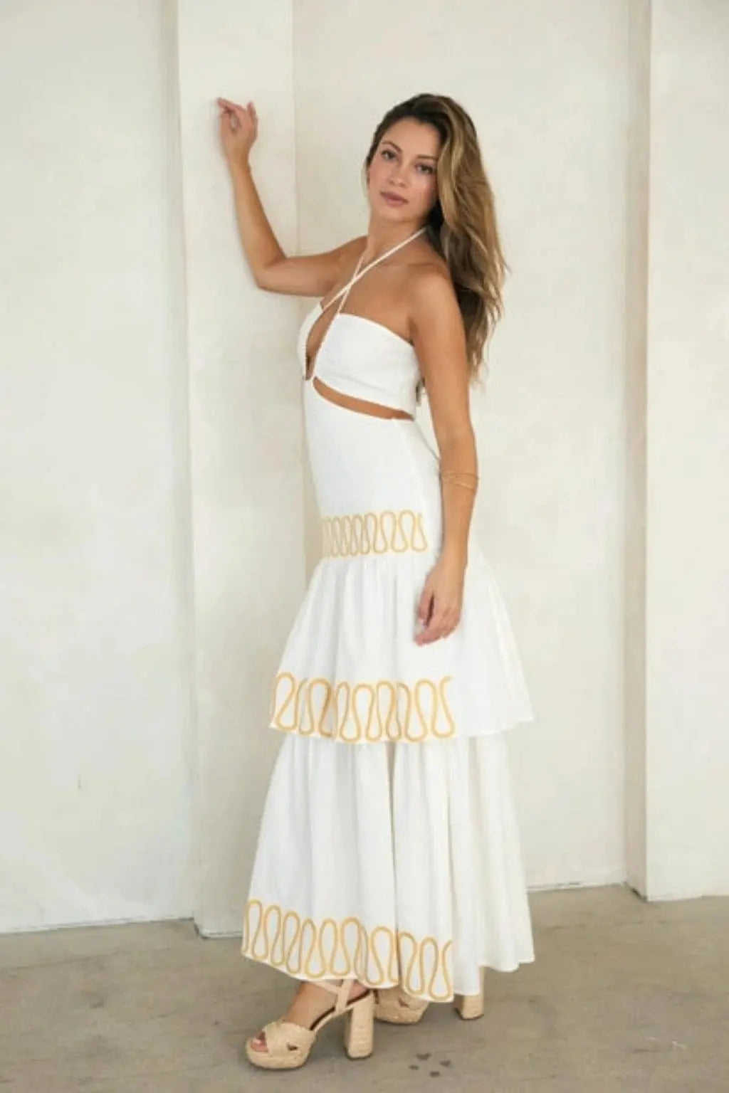 Embroidery maxi dress front view - Epicplacess