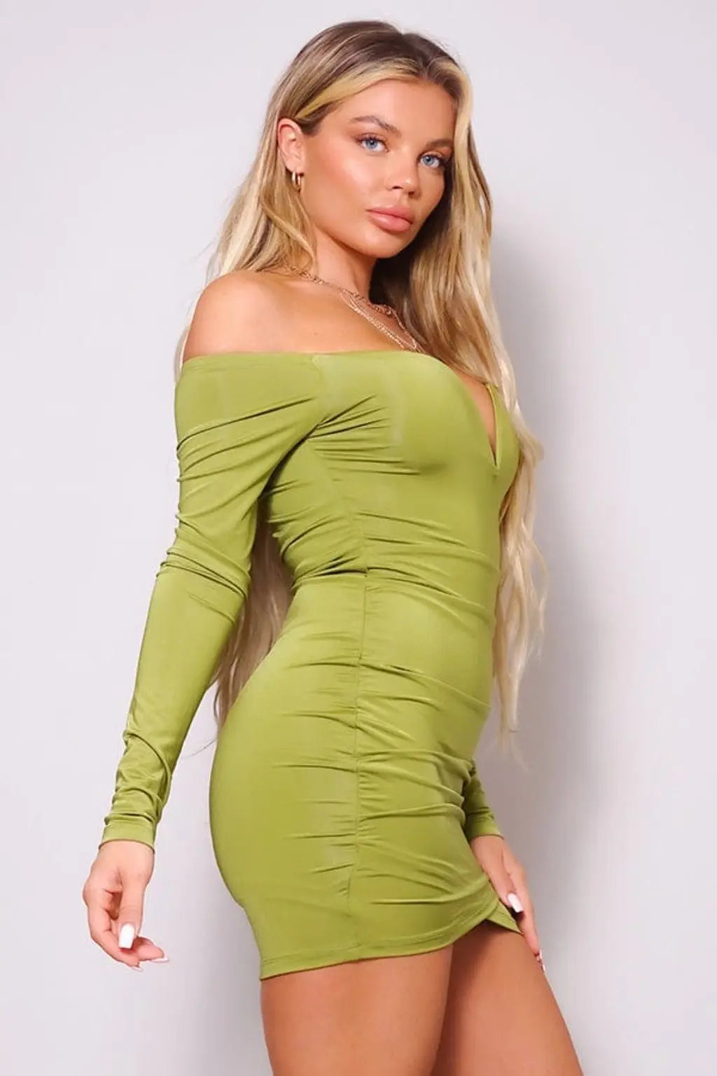 Green mini dress front view - Epicplacess