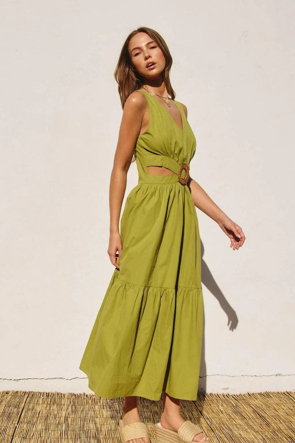 Green dress detail - Epicplacess