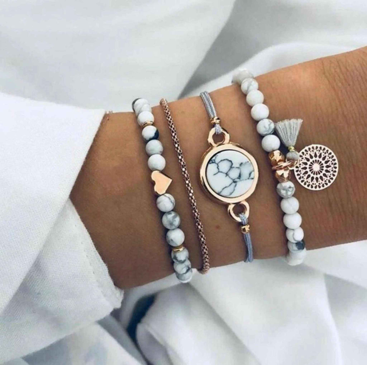 Pineapple bracelet set close detail - Epicplacess