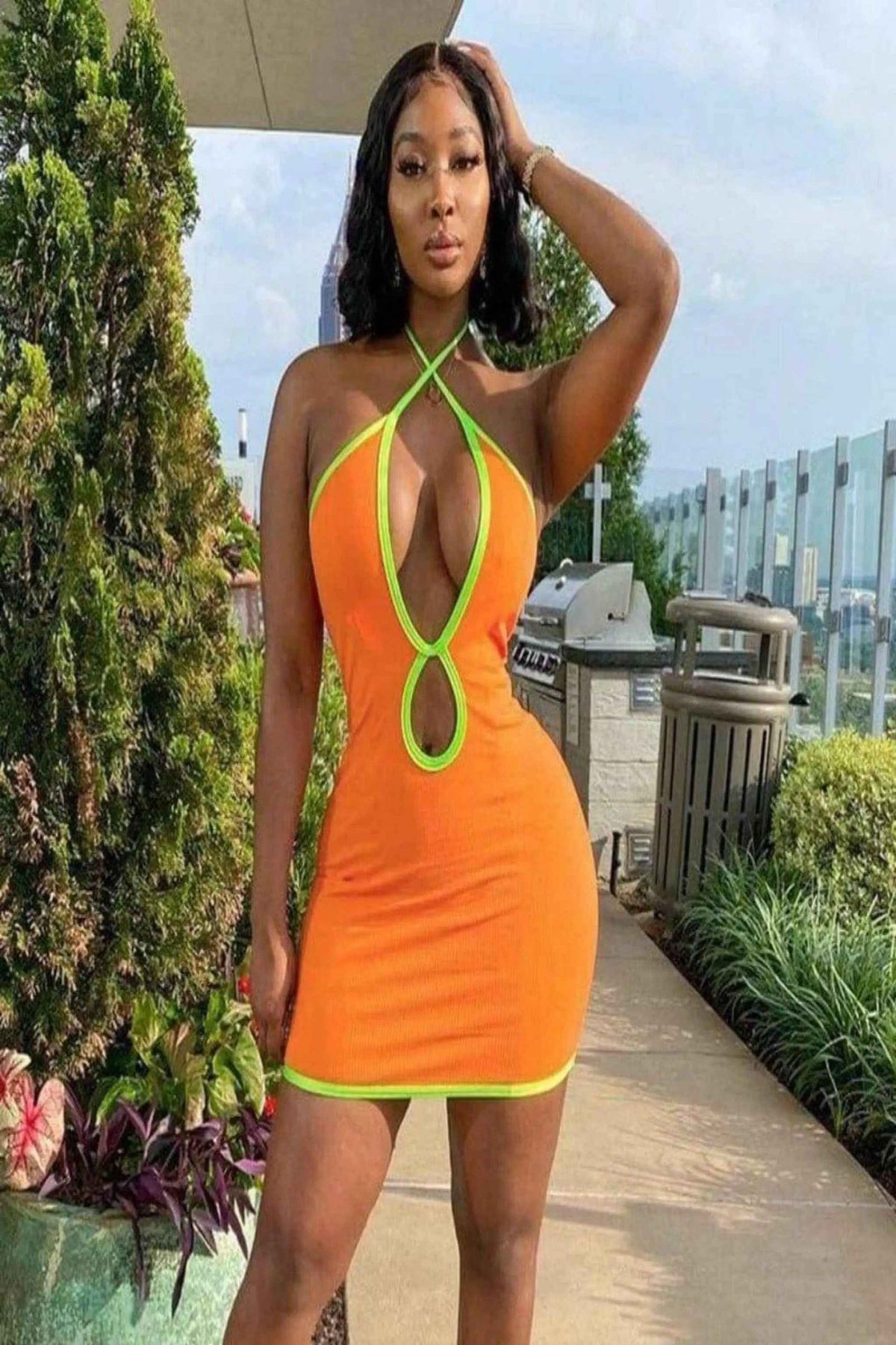 Orange mini dress detail - Epicplacess