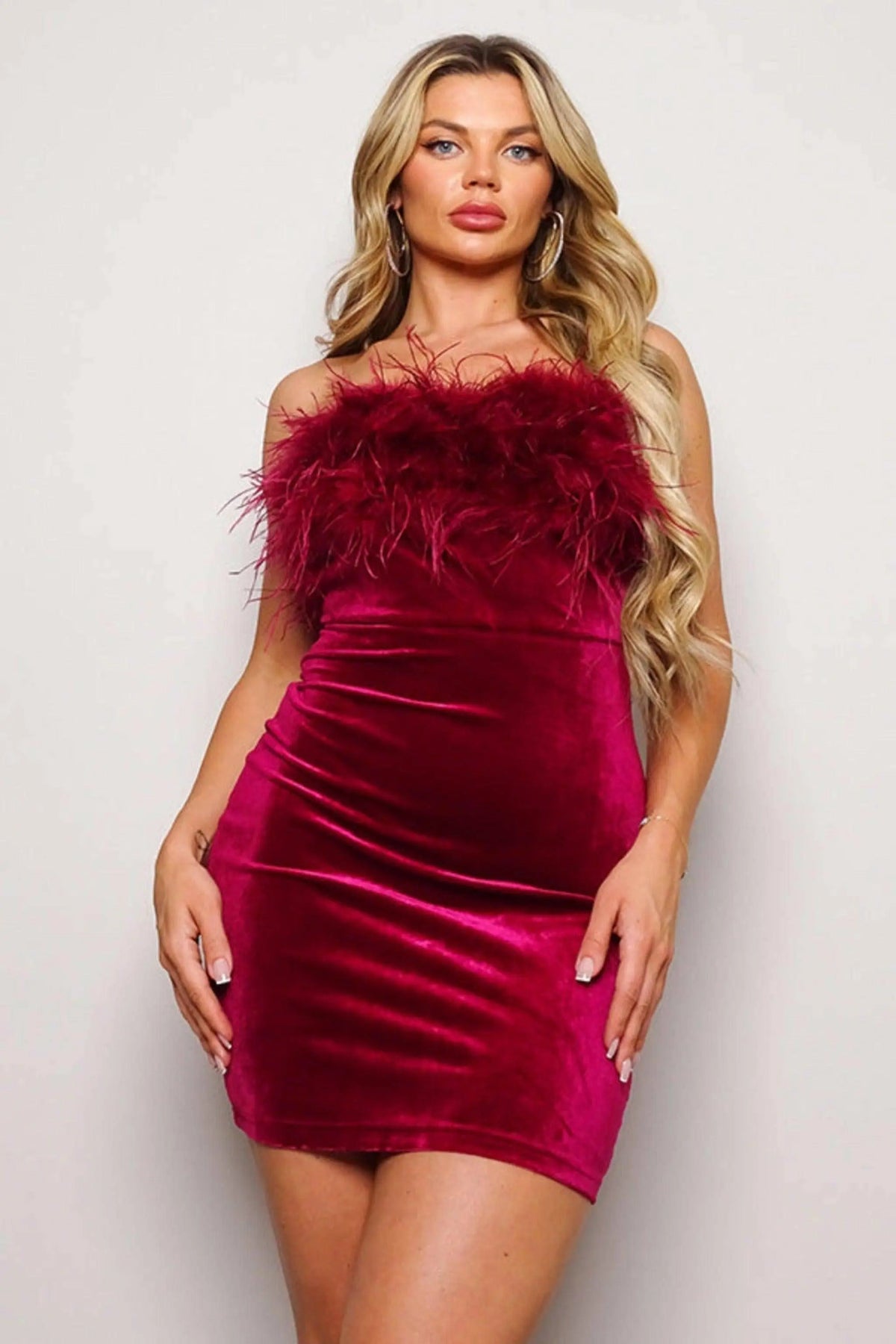 Feather dress close detail - Epicplacess