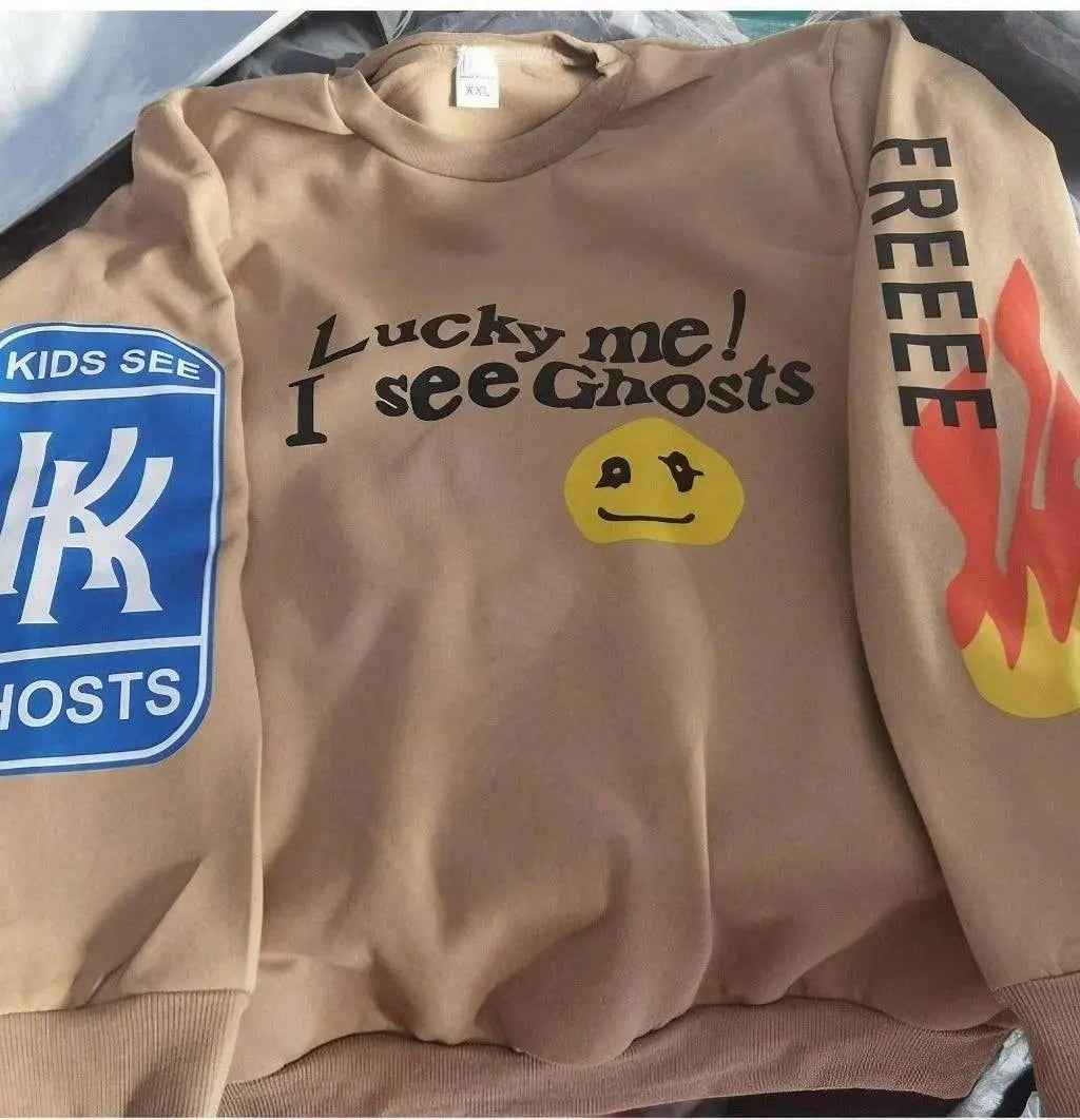 Smiley sweater back view - Epicplacess