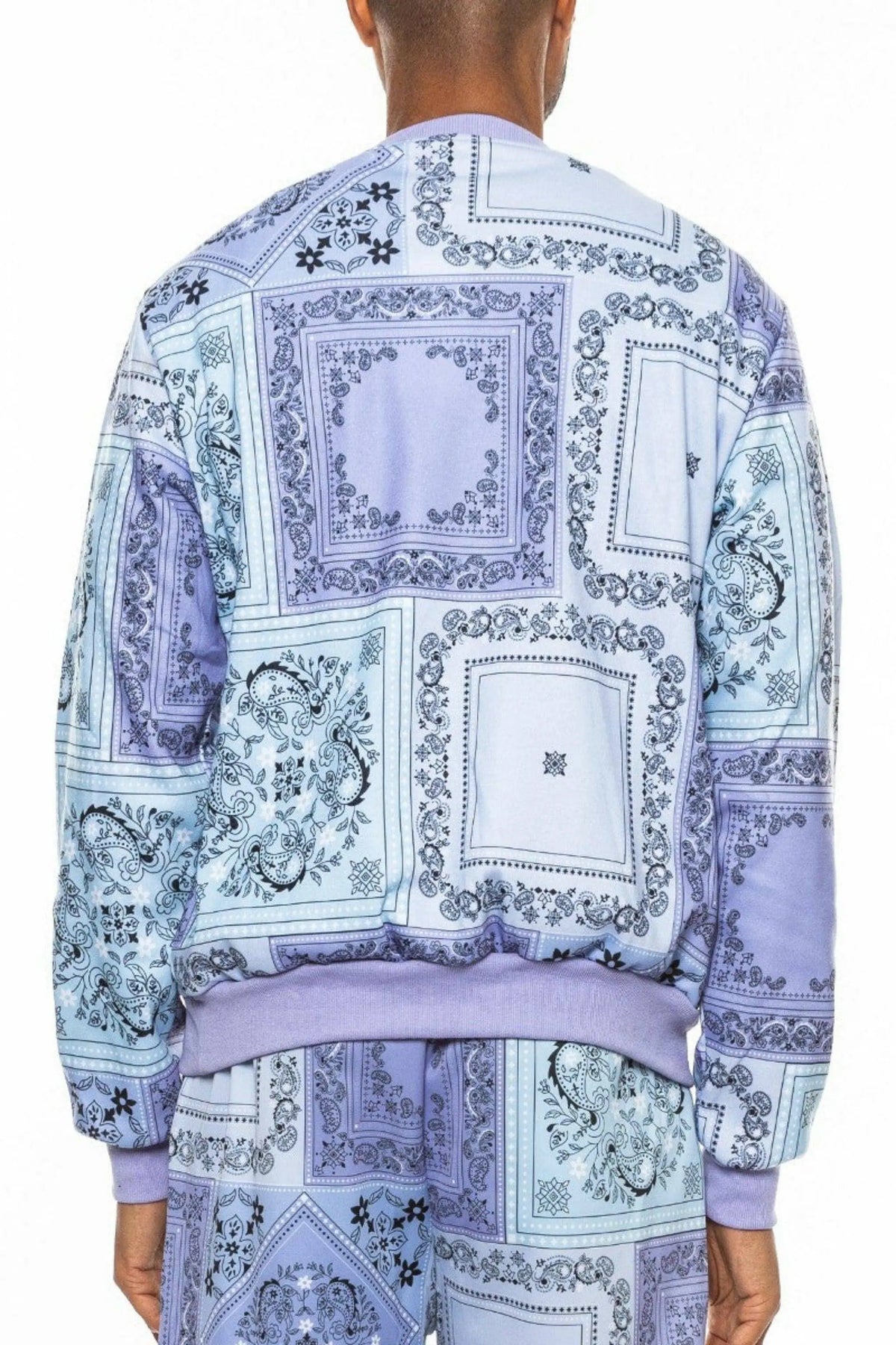 Bandana print sweater front view - Epicplacess