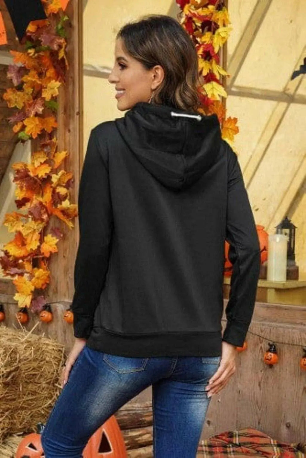 Black sweater detail - Epicplacess