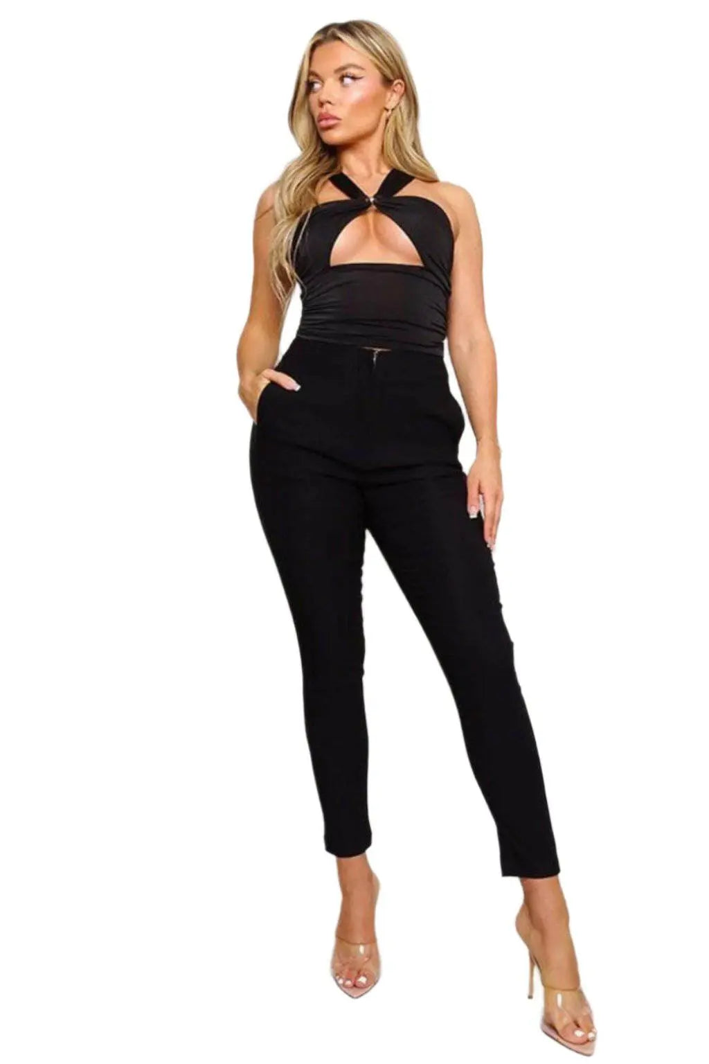 Halter crop top front view - Epicplacess