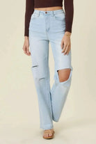 Ripped wide-leg jeans outfit detail - Epicplacess