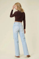 High-waist ripped jeans final detail - Epicplacess