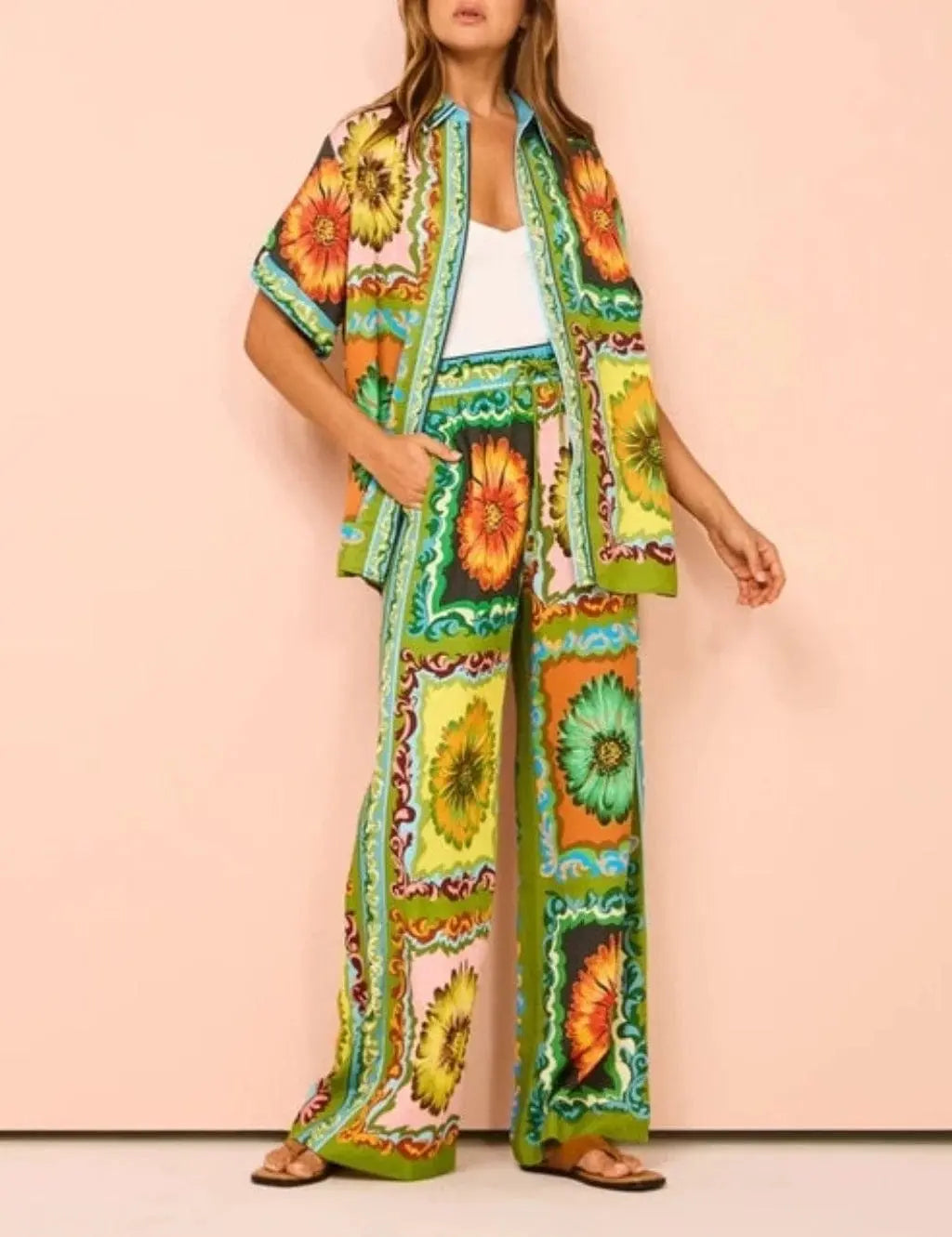 Green print pants set front view - Epicplacess