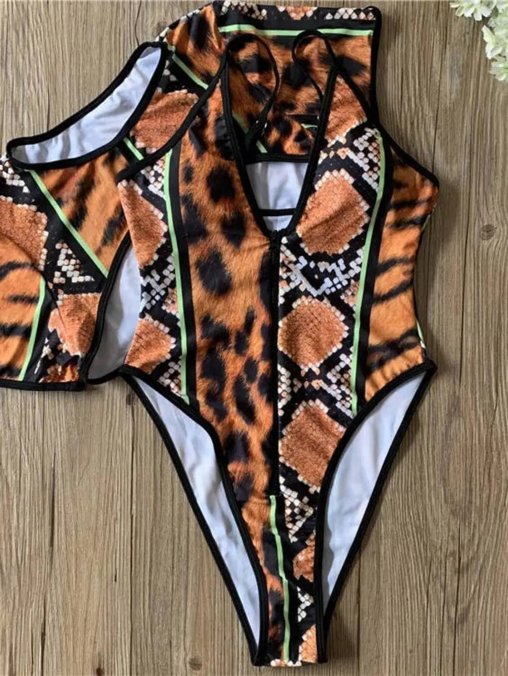 Wildlife print swimsuit side view - Epicplacess