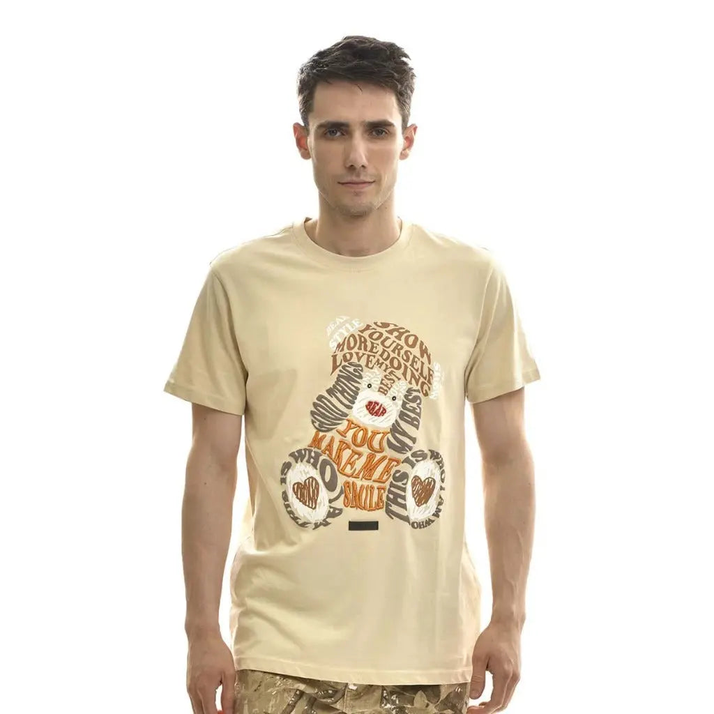 Bear graphic tee close detail - Epicplacess