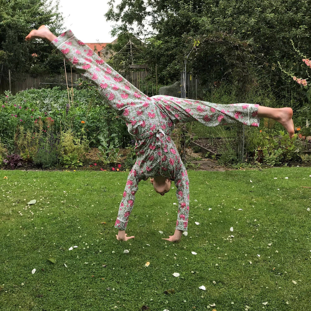 Women's green and pink block print cotton pajama set – view 3