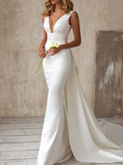 Women's white pleated bandeau V-neck mermaid maxi evening dress